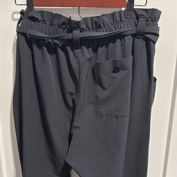 Athleta Skyline Pant II 2 tie paper bag waist black size 10 - Picture 6 of 8